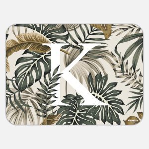 Tovaglietta in materiale plastico riciclabile con fantasia monstera e lettera K